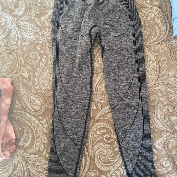 Gymshark Leggings size small - Picture 2 of 2